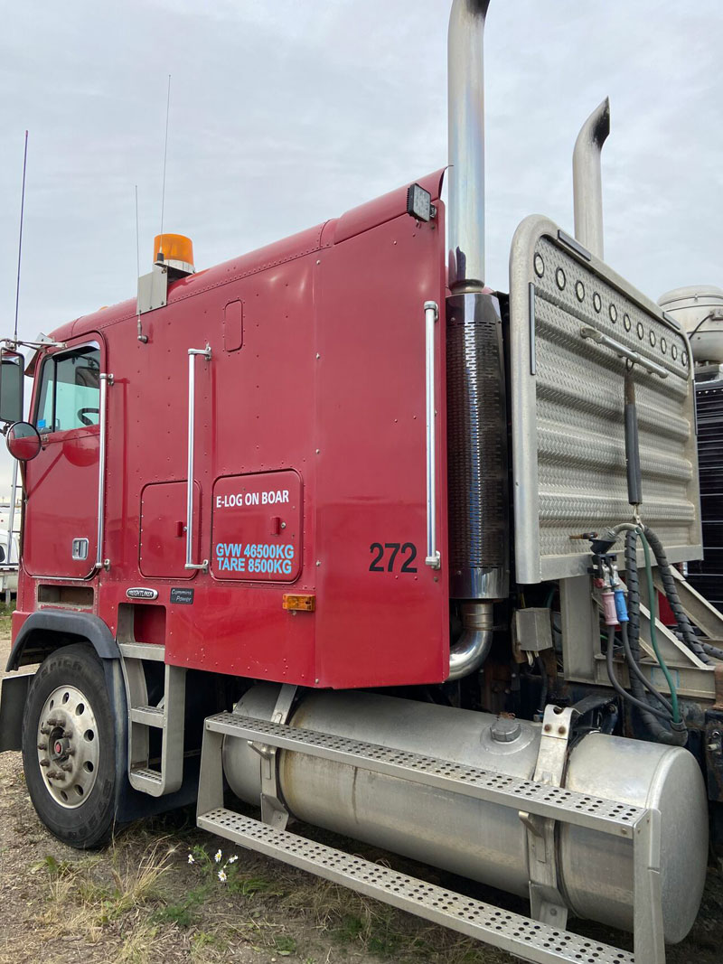 2015 Imco 53A102V163-SW Trailer and a 1998 Freightliner Cabover ...